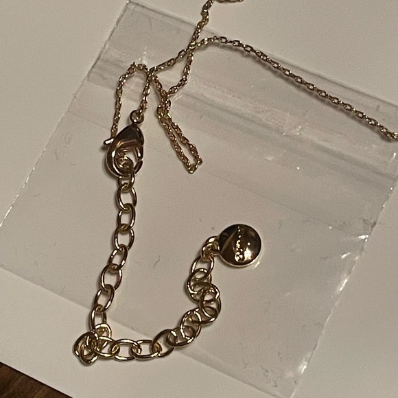 Baublebar x Disney - Adorable Minnie Mouse Necklace - Picture 5 of 5